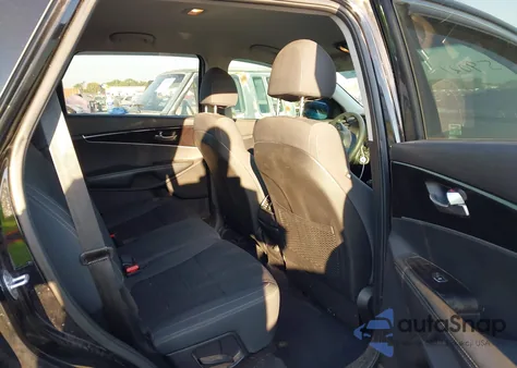 2018 Kia Sorento 2.4L L z USA, uszkodzony, nr VIN 5XYPG4A37JG425852